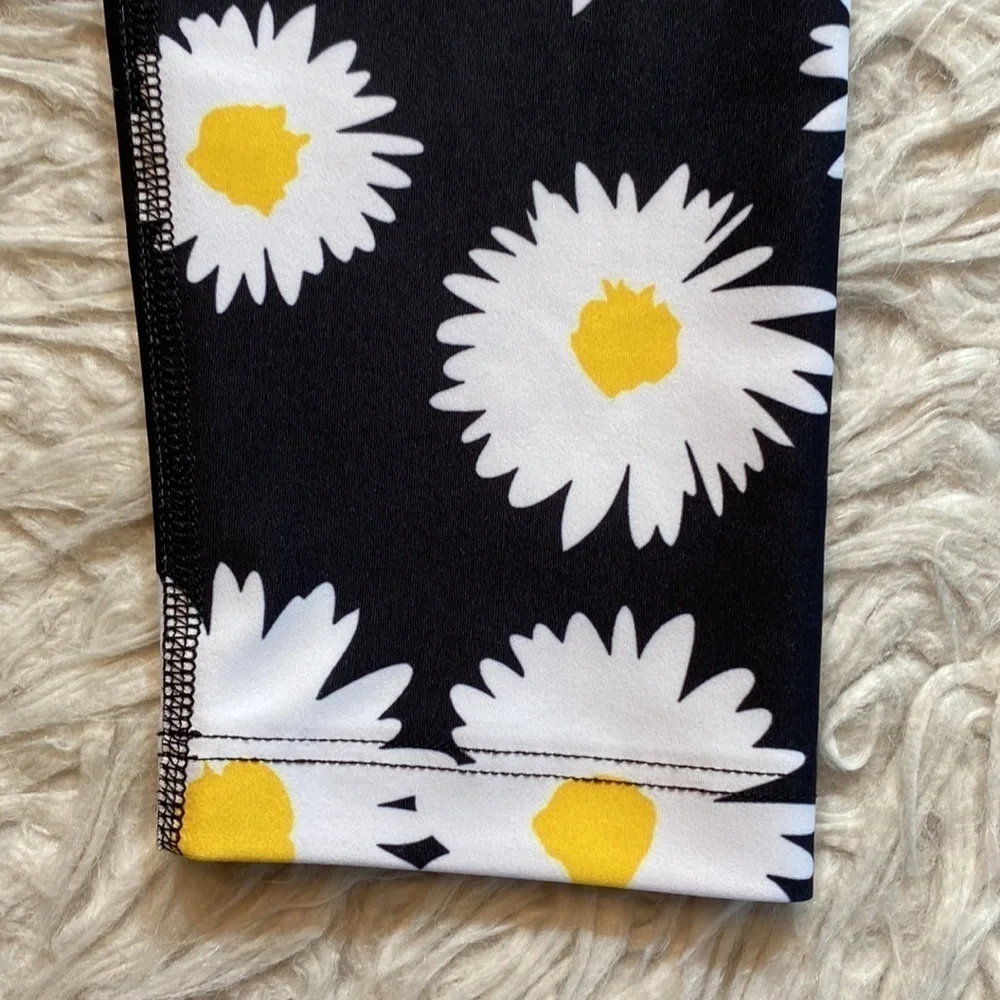 Year Of Ours Daisy Cross Front High Rise Veronica Leggings sz S - Picture 7 of 9